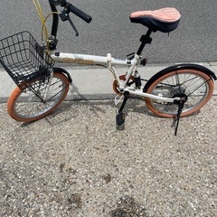 折りたたみ自転車の画像