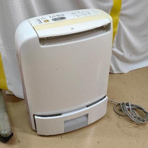 0820-202 Panasonic　F-YZH60 除湿機
