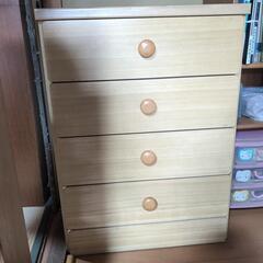 低めのタンスの画像