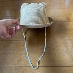 くま耳麦わら帽子の画像