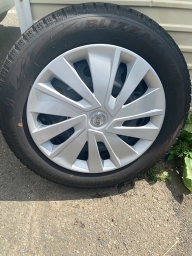 車の冬タイヤです！ブリヂストンのものです！