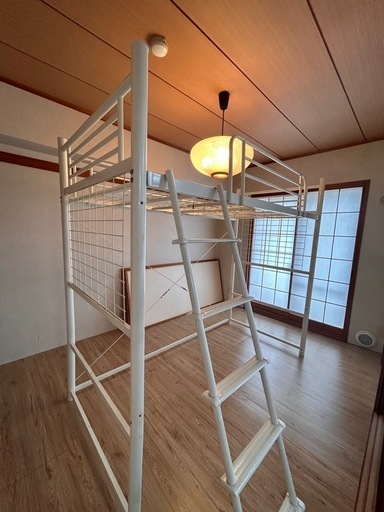 高さが変えられるロフトベッド