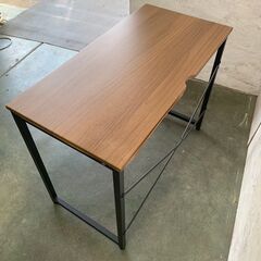【ジモティ限定特価】 【ニトリ】 一人用 デスク テーブル アイアン家具 95×48cm デスクザッキー95 N0321Gの画像