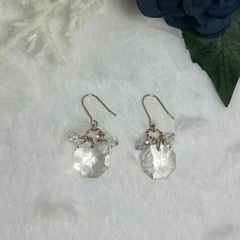 スワロフスキーピアス
の画像