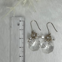 スワロフスキーピアス
の画像