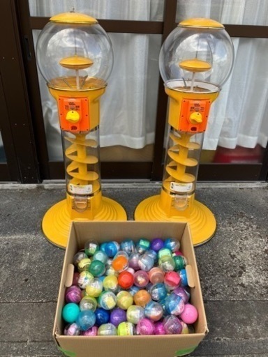 ガチャガチャ　カプセルトイ　本体&タネ