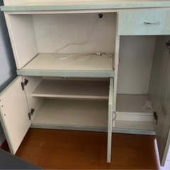 食器棚の画像