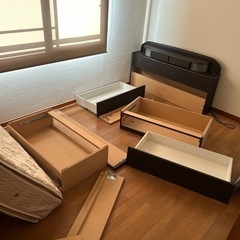 セミダブルベッドの画像