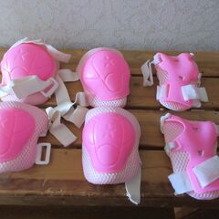 子供用自転車ヘルメット　プロテクター付きの画像