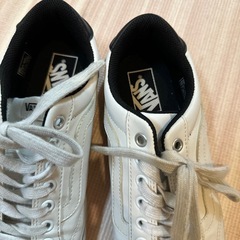 【ご対応中】vans白スニーカー25.5センチの画像