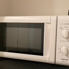 一人暮らし用冷蔵庫、電子レンジの画像