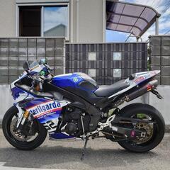 YAMAHA YZF-R1