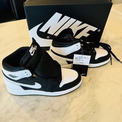 Nike Air Jordan1 MID
  新品未使用品