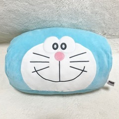 ⭐️ドラえもん⭐️手を入れられる おひるねクッション にっこり ...