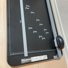 2回使用 美品 ペーパーカッター　ロータリーカッター A3 ブラック NRC-N2A3Dの画像