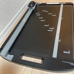 2回使用 美品 ペーパーカッター　ロータリーカッター A3 ブラック NRC-N2A3Dの画像