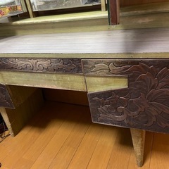 レトロな三面鏡の画像