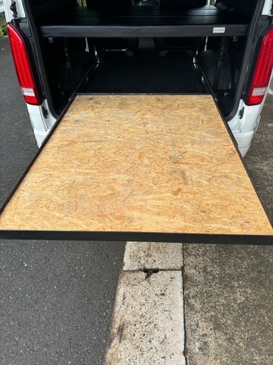 ハイエース　スライドフロア