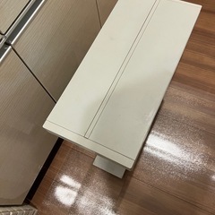 ペダル付きゴミ箱