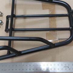 リアキャリア 黒 ヤマハ シグナスX SE12J/SE44J/SE46Jの画像