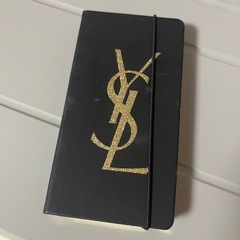 定価13,200円　イヴ・サンローラン　パレット