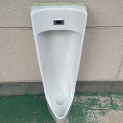 【美品】LIXIL センサー一体型ストール小便器　壁掛け型　U-...