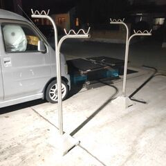 くまねず《姫路》ステンレス物干し竿台（ベース付き）