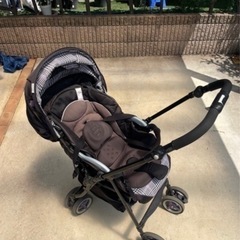 ベビーカー　コンビ　ディアクラッセ　オート４キャスの画像