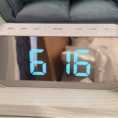 (お譲り決まりました)ニトリデジタル置き時計3つセット