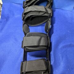 ヒンジ付き膝ブレース　長いタイプの画像