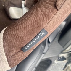 エールべべチャイルドシートの画像