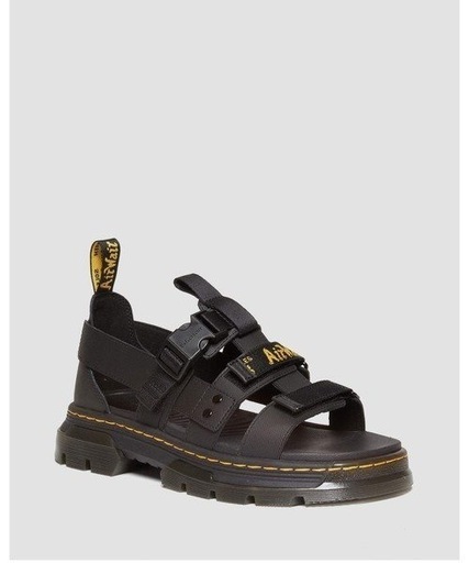 本日限りで掲載終了致します。ドクターマーチン　サンダル