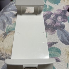 中古  ティッシュペーパーを固定するもの
