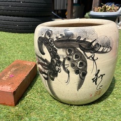 【無料であげます！】陶器の植木鉢・火鉢？　龍