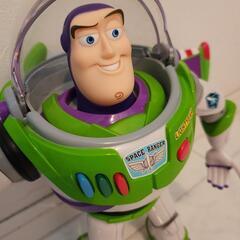 バズライトイヤー　玩具