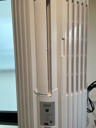 トヨトミ　窓用エアコン　TIW-A180M 22年製
