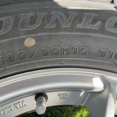 ダンロップ WM01　195/65R15 プリウスの画像