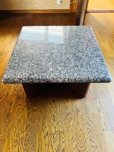 御影石ローテーブル