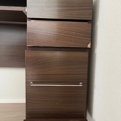 収納付きデスク　キーボード置き場や引き出し複数ありの画像