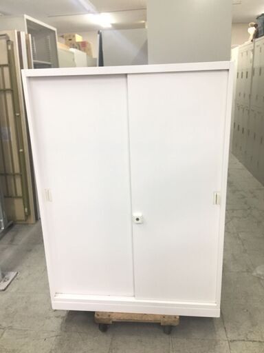 中古　美品　オカムラ　スチール製　 書庫　 引戸書庫　 鍵付き 　引き違い書庫　スチール書庫　収納キャビネット　ロータイプ　3段　幅900×奥450×高さ1200mm　ホワイト　レクトラインシリーズ　愛知県 一宮市　 名古屋　 稲沢 江南  岩倉 岐阜 羽島 各務ヶ原 岐阜市 三重 愛知 グッドプライス一宮