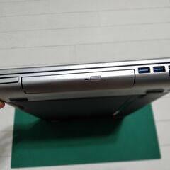 【中古】Dell Vostro 3560 ノートPC（本体のみ）の画像