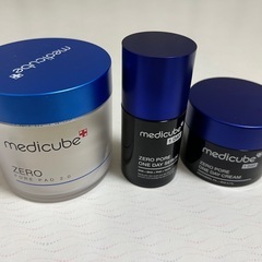 Medicube   美容液、保湿クリーム、清浄用化粧品