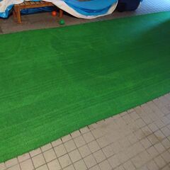 「お話中」人工芝　【ホームズで購入】　1回使用　長さ460cm×幅160cmの画像