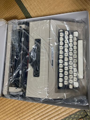 オリベッティ　タイプライター　LETTERA25