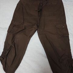 【差し上げます！】UNIQLOカーゴ風七分パンツ茶 Lサイズ (...