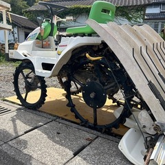 ヤンマー 4条植え 田植機 Pe-1X すこやか 4馬力 ユニットクラッチ　田植え機 YANMAR 乗用型 田んぼ　農機具　動画あり の画像
