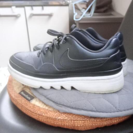 スニーカー NIKE