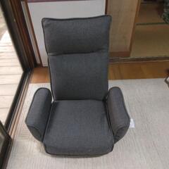 8月購入の座椅子　殆ど未使用品