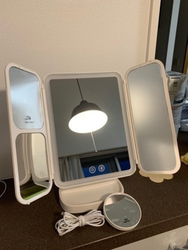 ライト付き鏡　充電タイプ