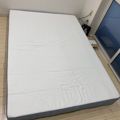 IKEAダブルベッド(無料)の画像
